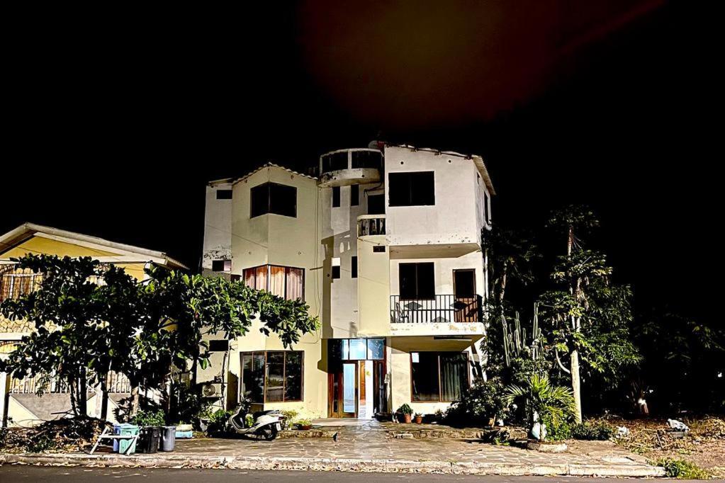 Hostal Vista Al Mar Hotel Puerto Baquerizo Moreno Exterior photo
